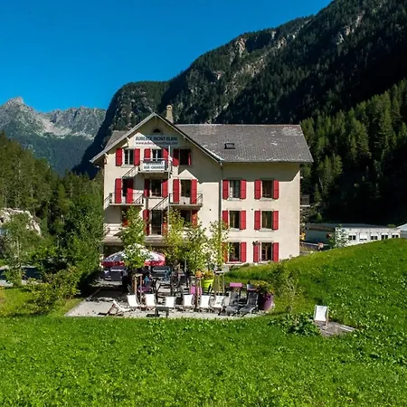 Mini-hôtel Du Mont Blanc 2*